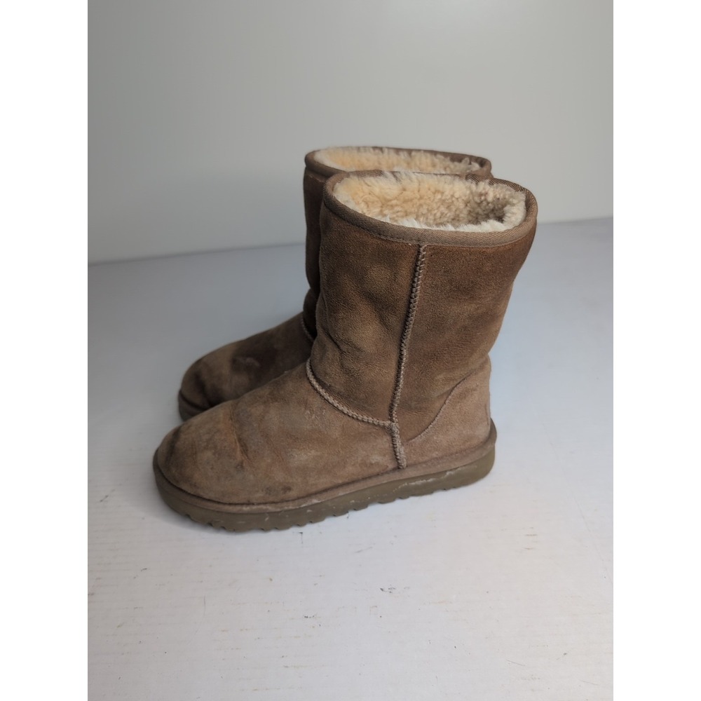 UGG Classic Short II Chestnut Boots Womens Size 8 Sheepskin Suede 1016223